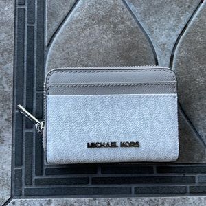 Michael Kors Medium Zip Around Card Case In Bright White
